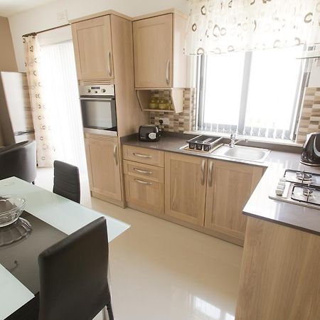 Waterside Apartments Marsalforn Habitación foto