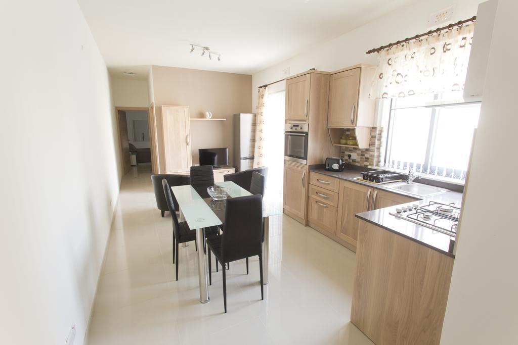 Waterside Apartments Marsalforn Habitación foto