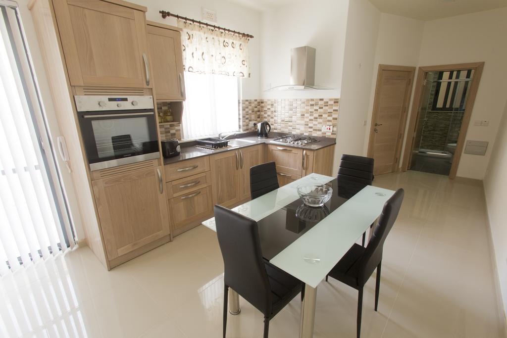 Waterside Apartments Marsalforn Habitación foto